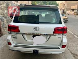 تۆیۆتا لاند کروزەر